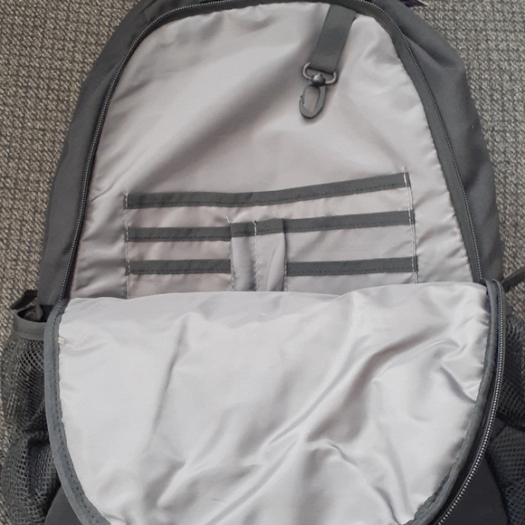 TARGUS - Ascend 16" Laptop Backpack - Picture 7 of 9